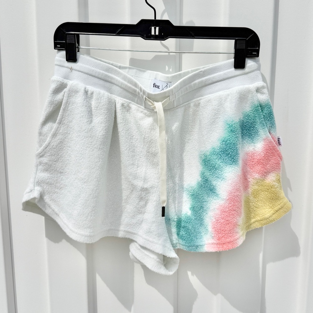 Kristin Cavallari x Feat BlanketBlend Shorts in Retrostripe
Size Large